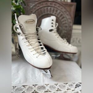 Vintage Riedell 300 white leather ice skates 4 Sheffield England blades